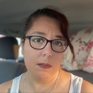 Meet your Posher, Emilia